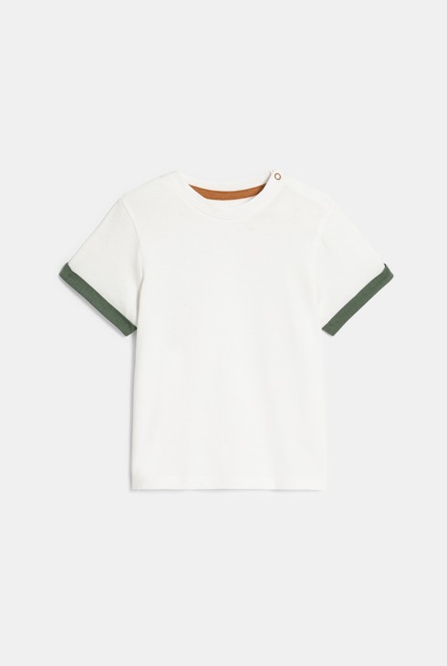 Gestreifte Denim-Latzhose und grünes T-Shirt Baby jungen 2