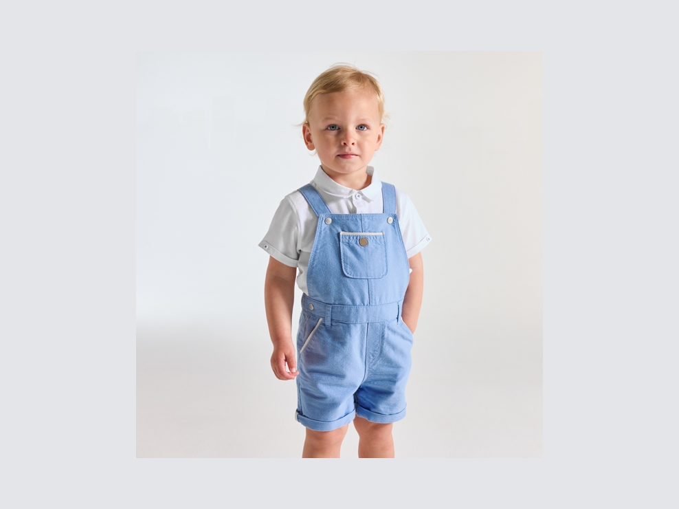 Salopette courte bleu et polo maille piquée blanc bébé garçon 1
