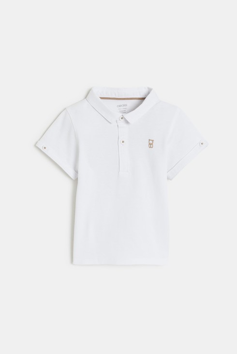 Kurze beige Latzhose und weißes Poloshirt aus Piqué-Gewebe Kleinkind Junge 2