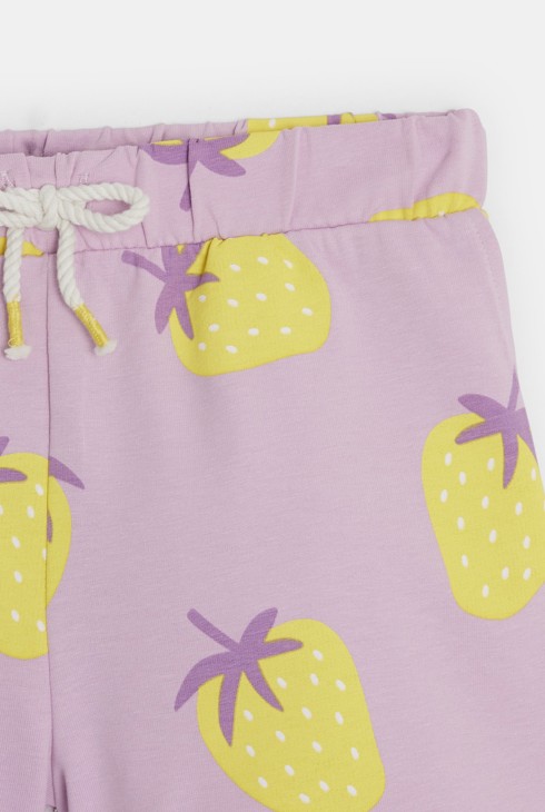 Girl's mauve fleece shorts with strawberry motif 2
