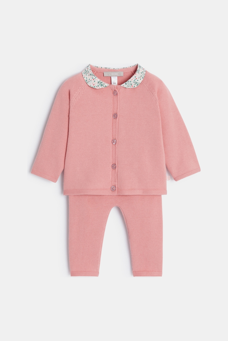 Roze gebreid setje met vestje en broek voor babymeisjes 1
