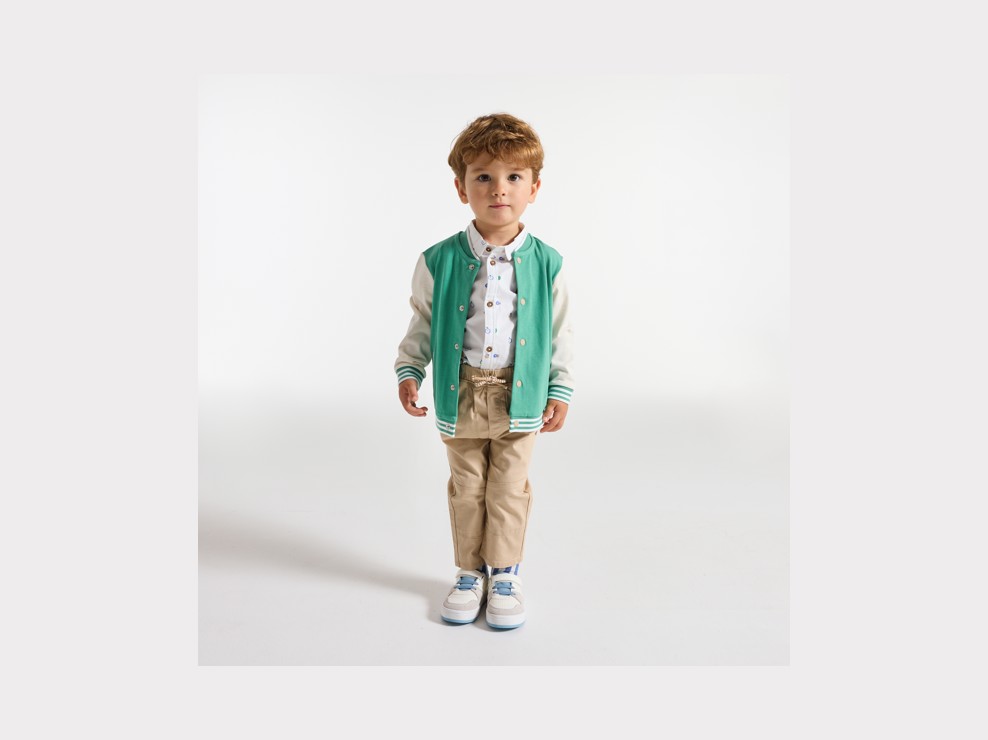 Groen collegejack met vruchtenprint voor babyjongens 1