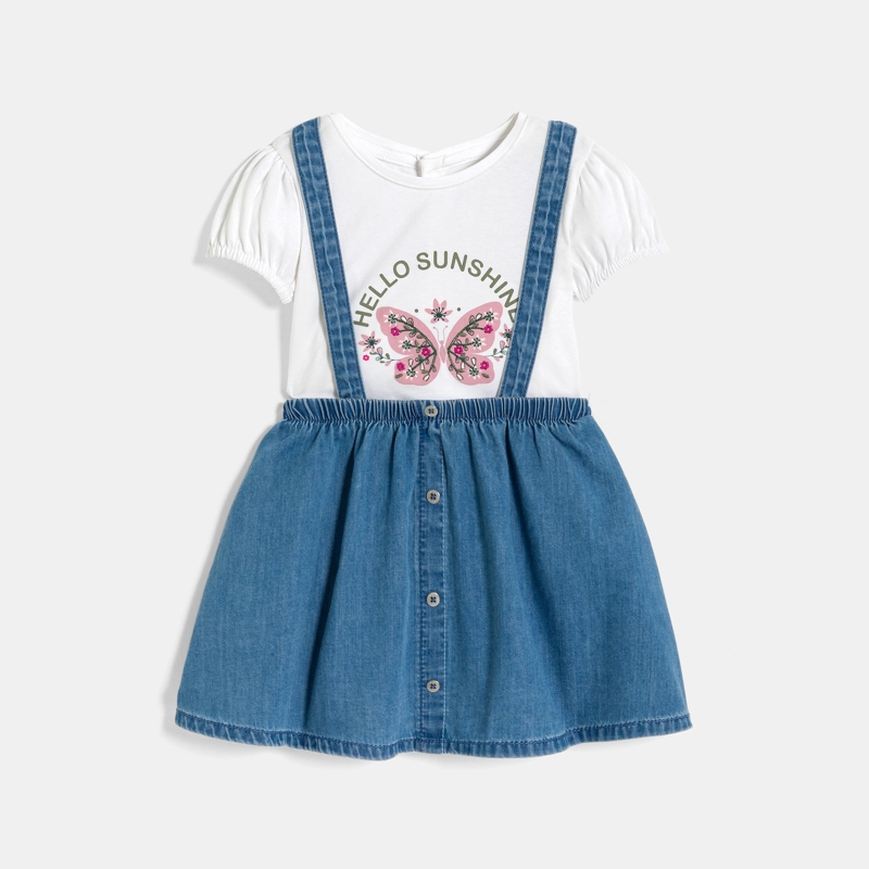 Trägerrock aus blauem Denim und weißes T-Shirt Baby Mädchen