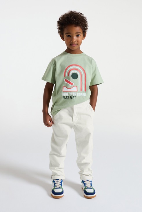 Jednobojne bijele chino hlače za dječake 1