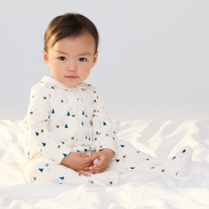 Baby boy's white bear zipped velvet sleepsuit 1