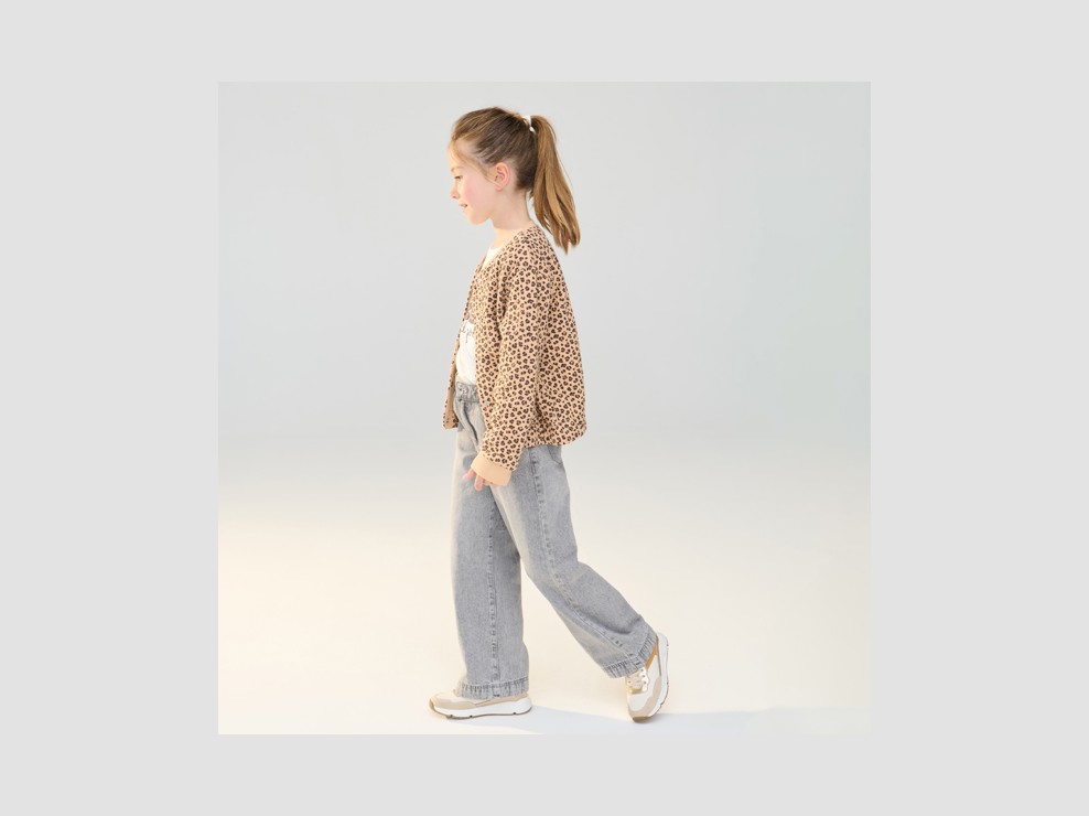 Weit geschnittene, verwaschene Jeans in Grau für Mädchen 1