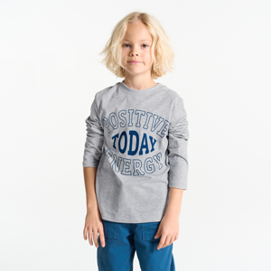 T-shirt grigia con scritta per bambino 1