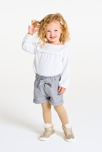 Short à plis coton piqué gris bébé fille 1