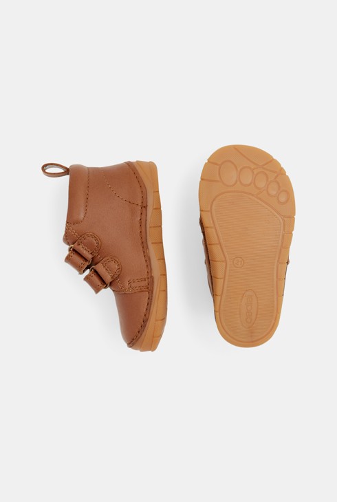 Erstlingsschuhe aus braunem Leder Baby Junge 2