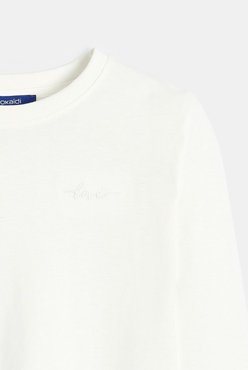 Girl's plain white love embroidery T-shirt 2