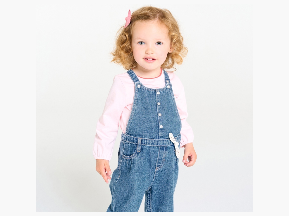 Salopette longue en jean bleu bébé fille 1