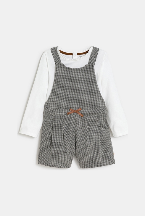 Salopette courte fantaisie chaude et t-shirt gris bébé fille