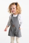 Salopette courte fantaisie chaude et t-shirt gris bébé fille 1