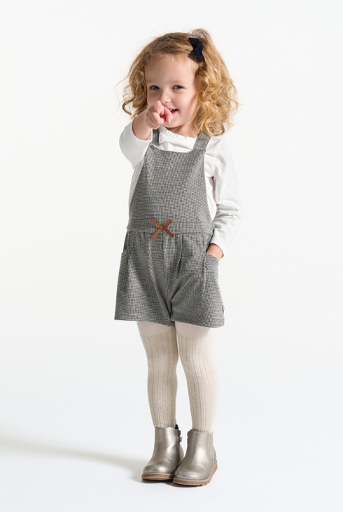 Kurze modische Latzhose und T-Shirt grau Kleinkind Mädchen 2