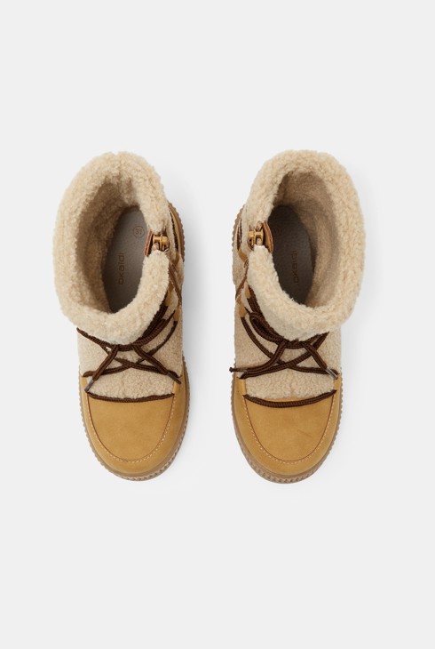 Girl's warm beige lined boots 2