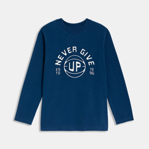 Marineblauw T-shirt met letters voor jongens 1