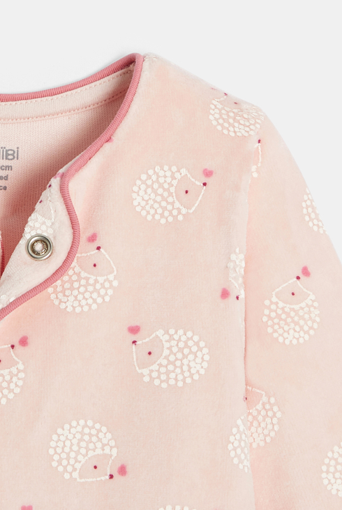 Rosa Strampler aus Samt mit Igelmotiv Kleinkind Mädchen 2