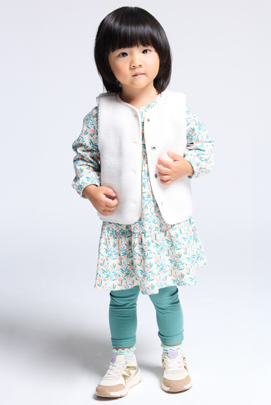 Chaleco reversible terciopelo con forro flor azul bebé niña