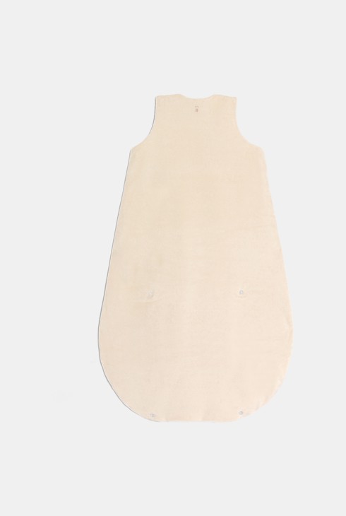 Beigefarbener Schlafsack mit Hundemotiv Kleinkind Junge 2