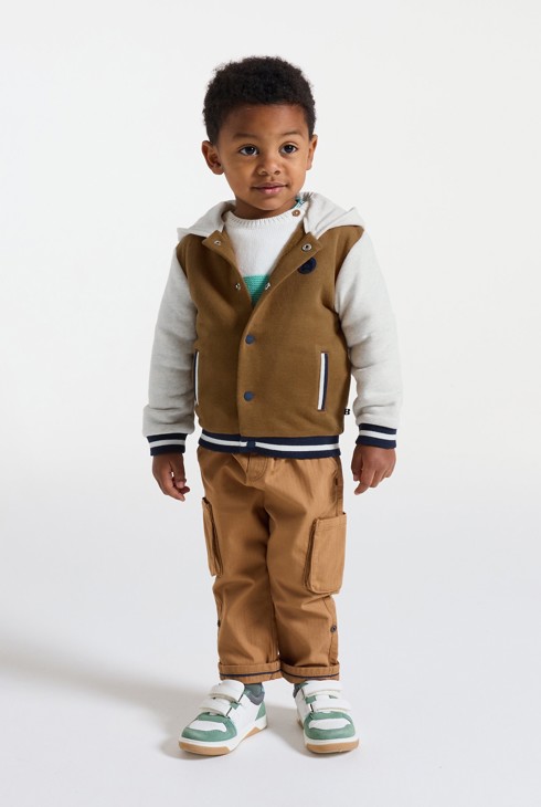 Braune Collegejacke mit Kapuze aus Molton Kleinkind Junge 1