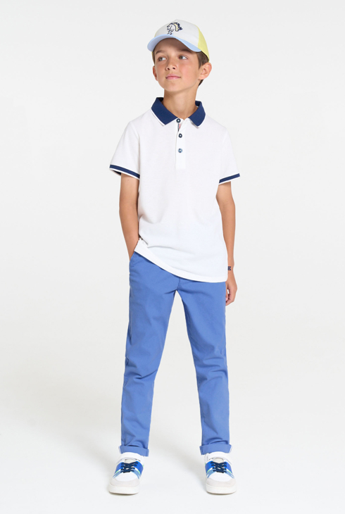 Blaue Slim-Chinohose mit Gürtel für Jungen 1