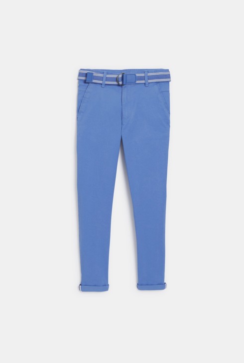 Blaue Slim-Chinohose mit Gürtel für Jungen 2