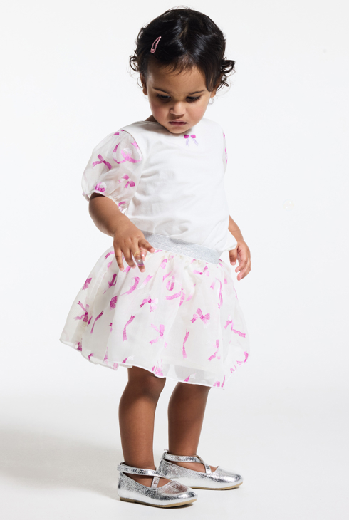 Baby girl's white T-shirt with embroidered sleeves 1