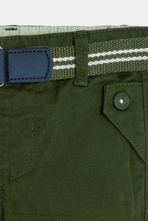 Gerade geschnittene grüne Baumwollhose für kleine Jungen