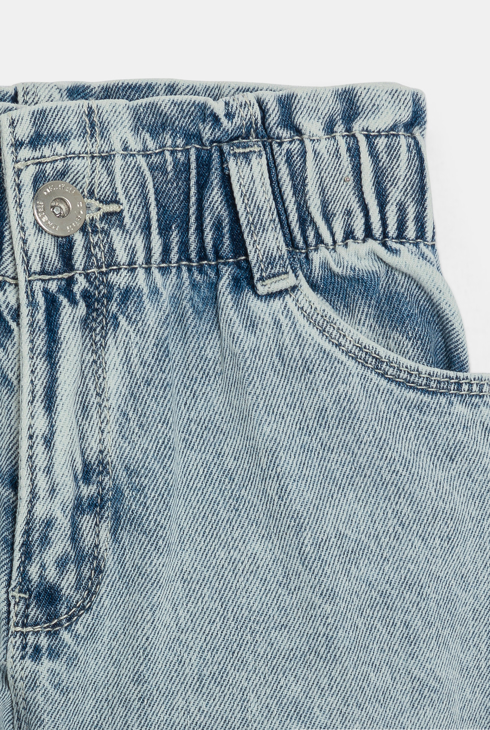 Blaue Washed-Jeans im Mom-Schnitt mit Paperbag-Bund für Mädchen