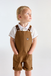 Kurze braune Latzhose mit Taschen Kleinkind Junge 5