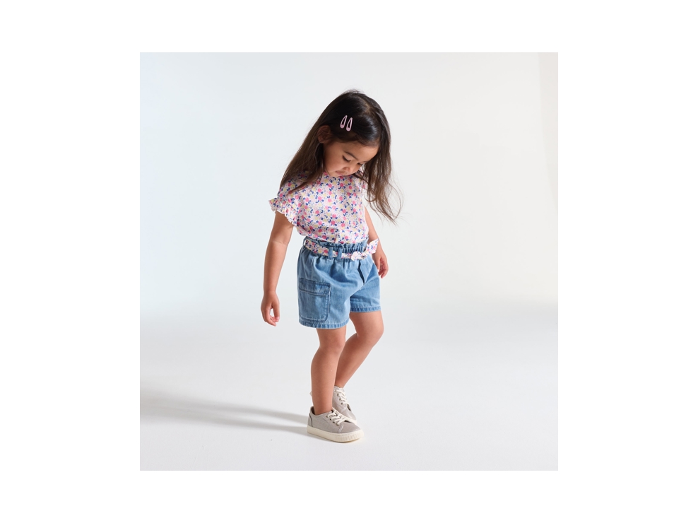 Short cargo denim léger à ceinture fleurie bleu bébé fille 1