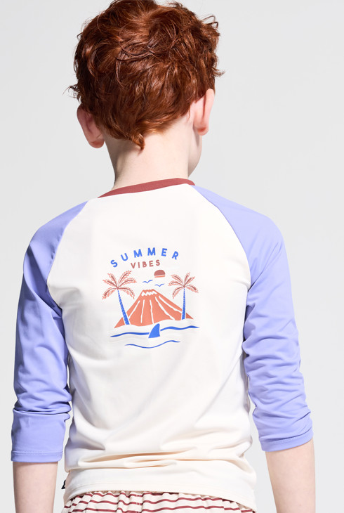 Beiges T-Shirt mit UV-Schutz und 3/4-Ärmeln für Jungen 2