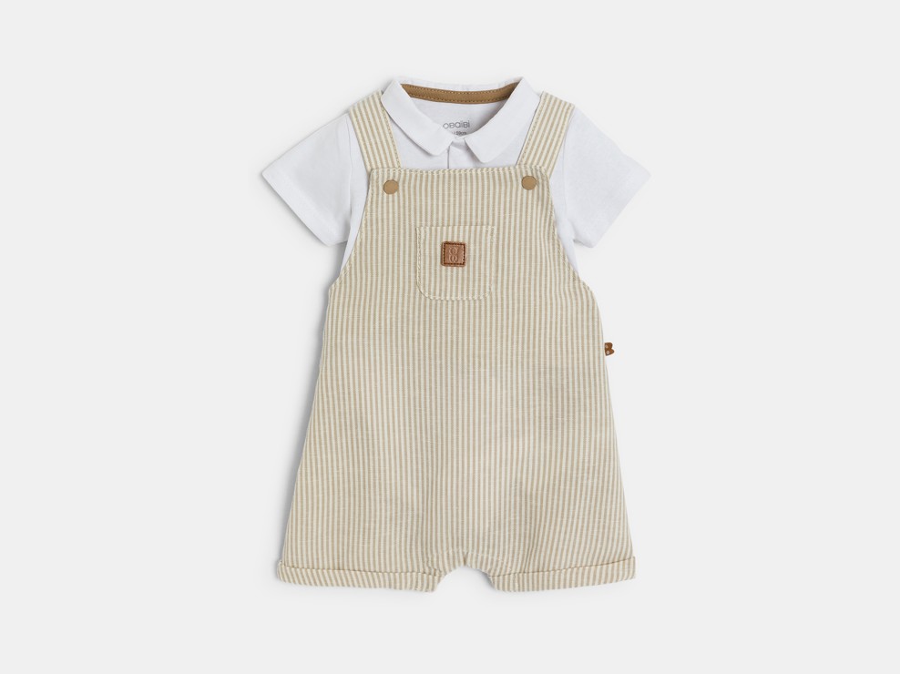 Kurze gestreifte Latzhose und beiger Body Geburt Jungen 1