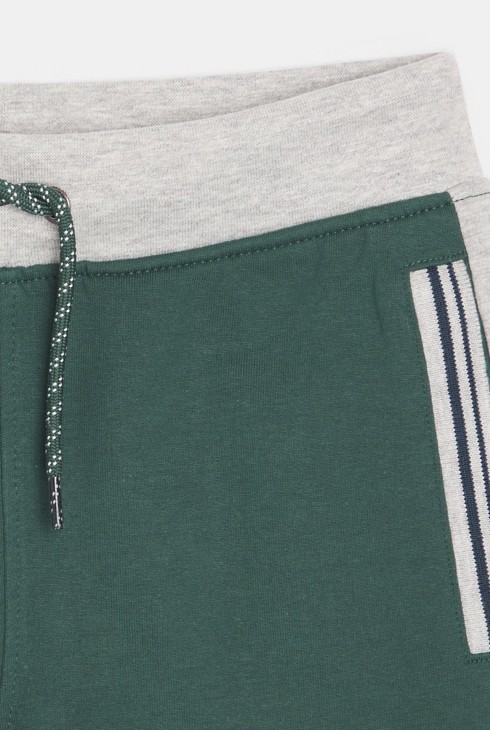 Bermudes de moletó verd nen 2