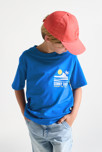 Camiseta de manga corta con mensaje azul niño 4
