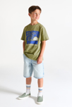 Camiseta con mensaje caqui niño 1