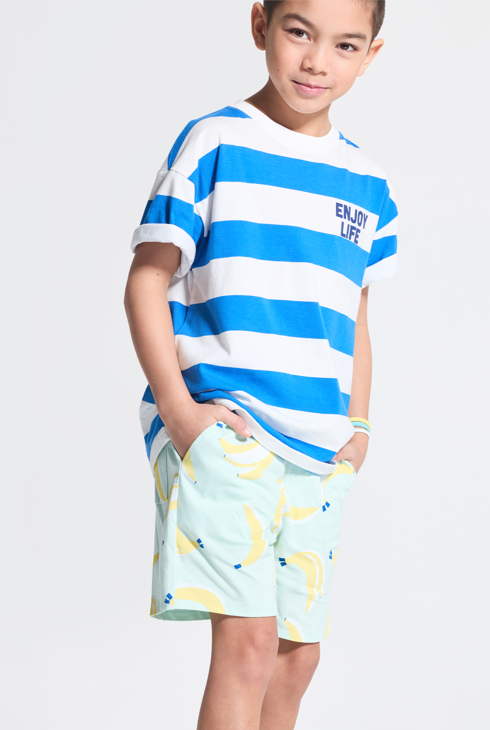 Bermudas de suave muletón estampado verde niño 1