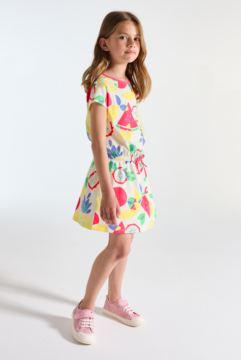 Kurzes Jerseykleid mit mehrfarbigen Früchten für Mädchen 1