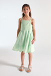Robe à bretelles détail crochet et volant vert Fille 1