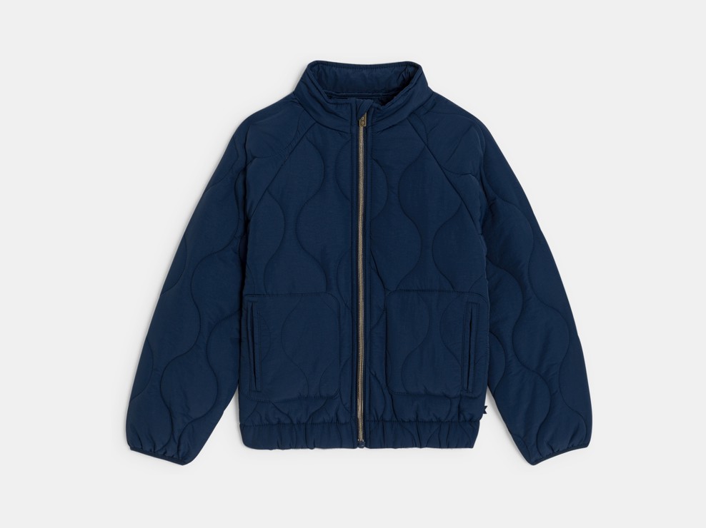 Granatowa lekka kurtka pikowana na suwak dla chłopca 1