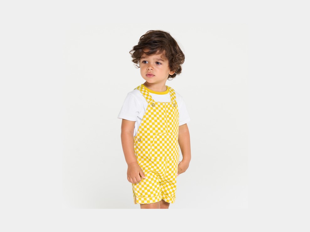 Salopette courte à carreaux et tee-shirt jaune bébé garçon 1