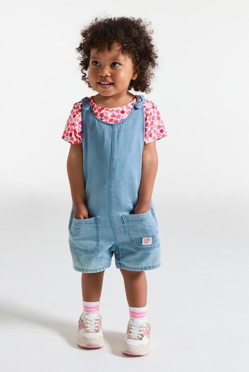 Salopette courte denim et t-shirt fruits bleu bébé fille 1