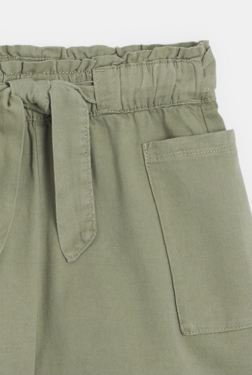 Khakifarbene Shorts mit Paperbag-Bund für Mädchen