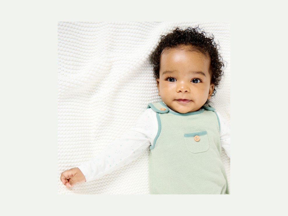 Tricot salopette en groene body voor babyjongens 1