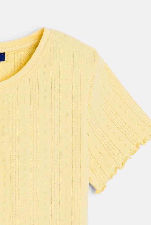 Žuta jednobojna majica kratkih rukava s dekorativnim rupičastim uzorkom za djevojčice 2