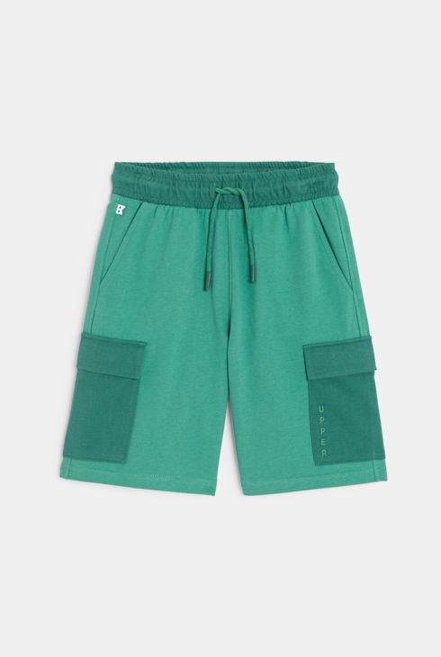 Groene bermuda van joggingstof met cargozakken voor jongens 1