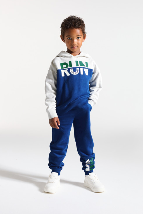 Tweekleurige sweater met kap voor jongens 1