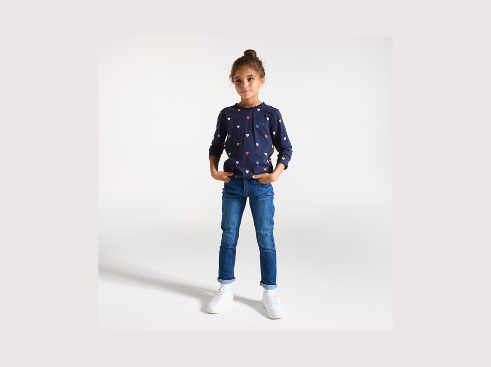 T-shirt fille bleu motifs colorés 1