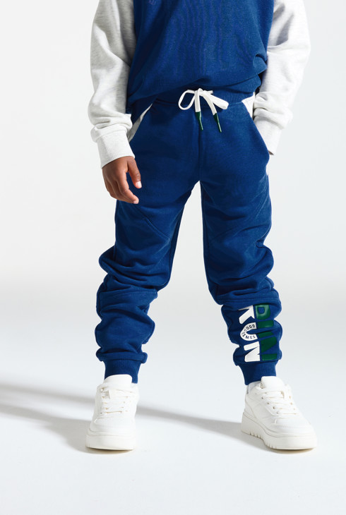 Blaue Jogginghose mit Aufschrift für Jungen 2