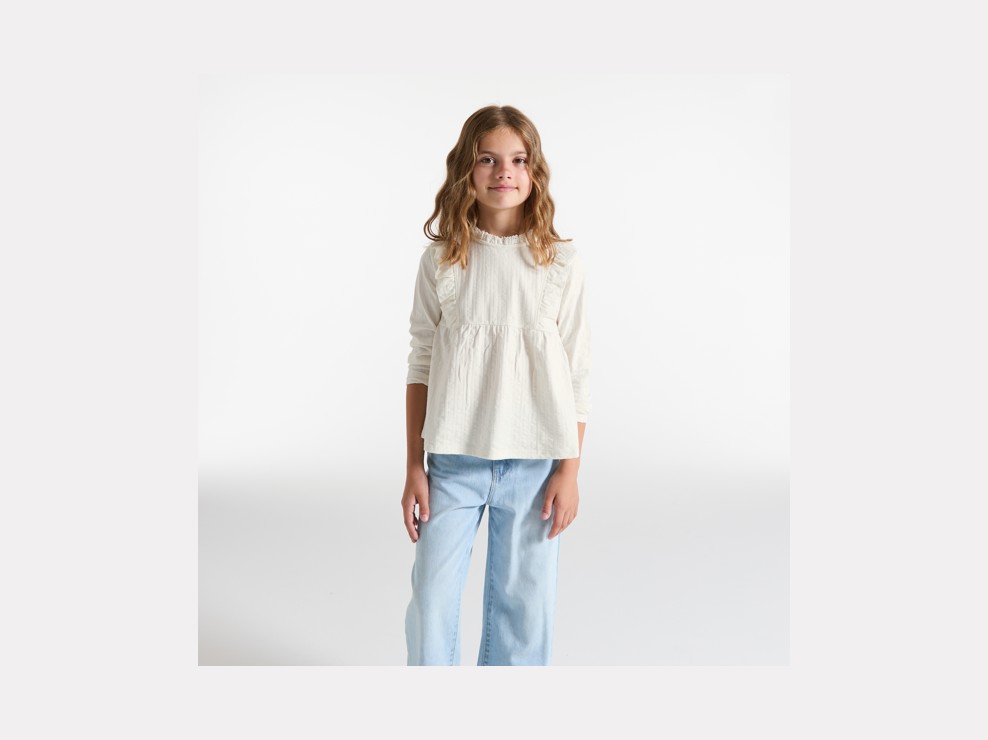 Blusa romántica con volantes blanco niña 2